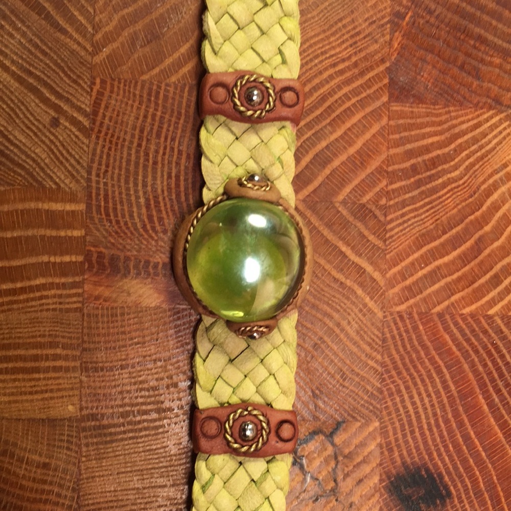 Glass and leather bracelet
